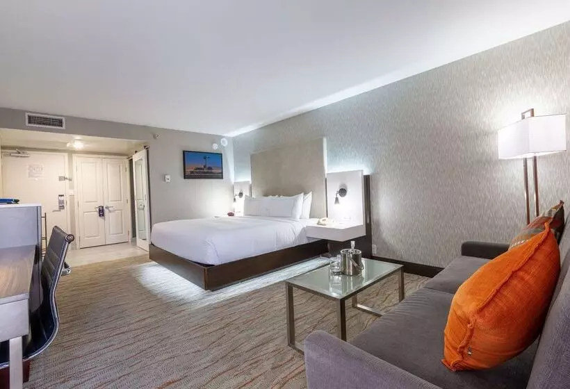 فندق Doubletree By Hilton Dallas Richardson