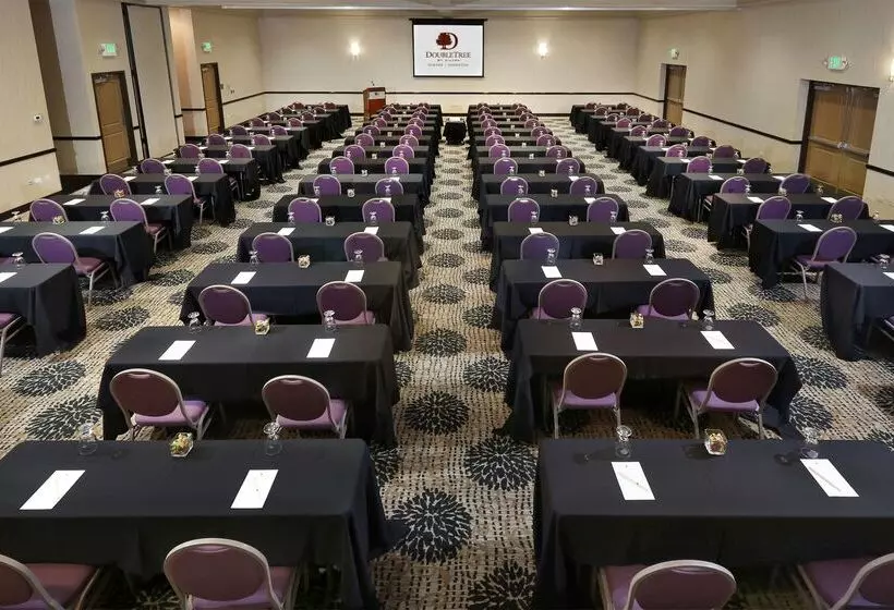 בית מלון כפרי Doubletree By Hilton Denver Thornton