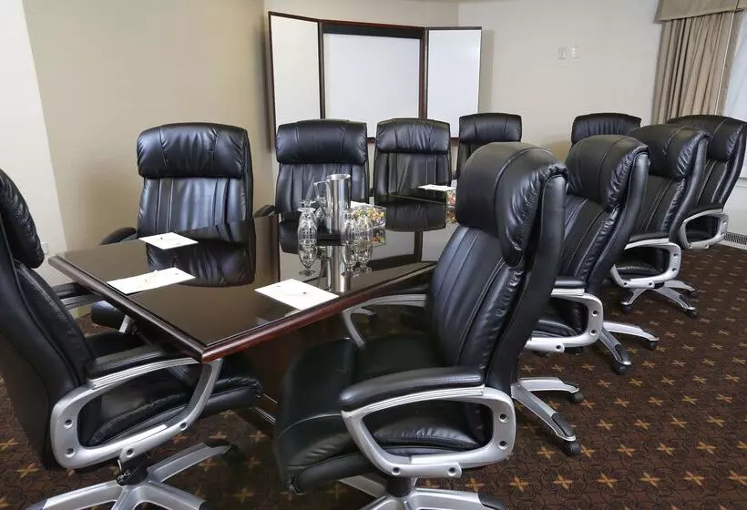 בית מלון כפרי Doubletree By Hilton Denver Thornton