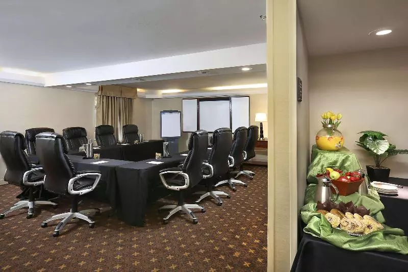 בית מלון כפרי Doubletree By Hilton Denver Thornton