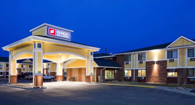 Hotelli Fargo Inn And Suites