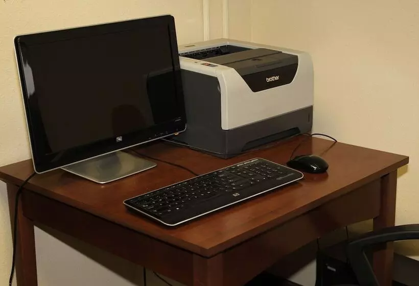 Hotelli Fargo Inn And Suites