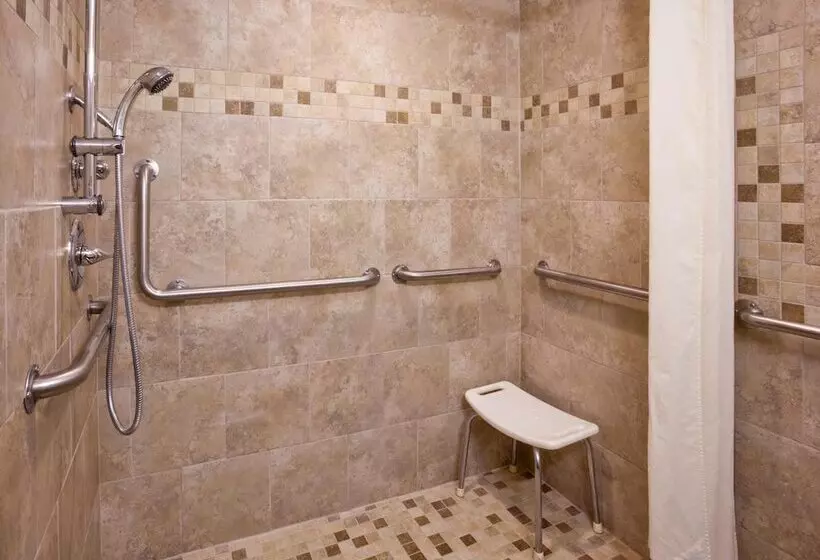 Hotelli Fargo Inn And Suites