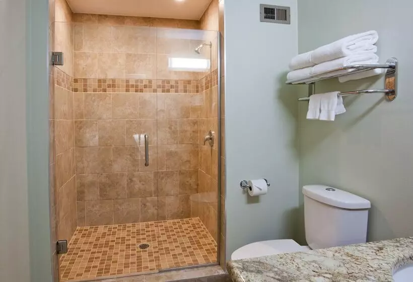 Hotelli Fargo Inn And Suites