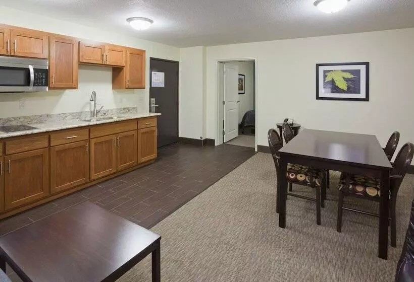 Hotelli Fargo Inn And Suites