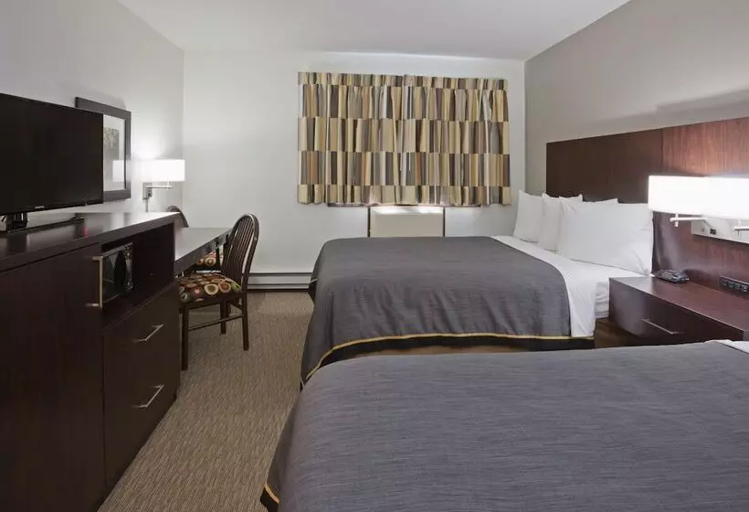 Hotelli Fargo Inn And Suites