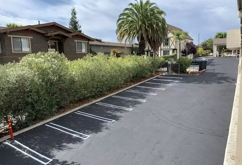 Hotelli Mission Inn San Luis Obispo