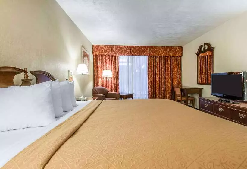 ホテル Quality Inn & Conference Center