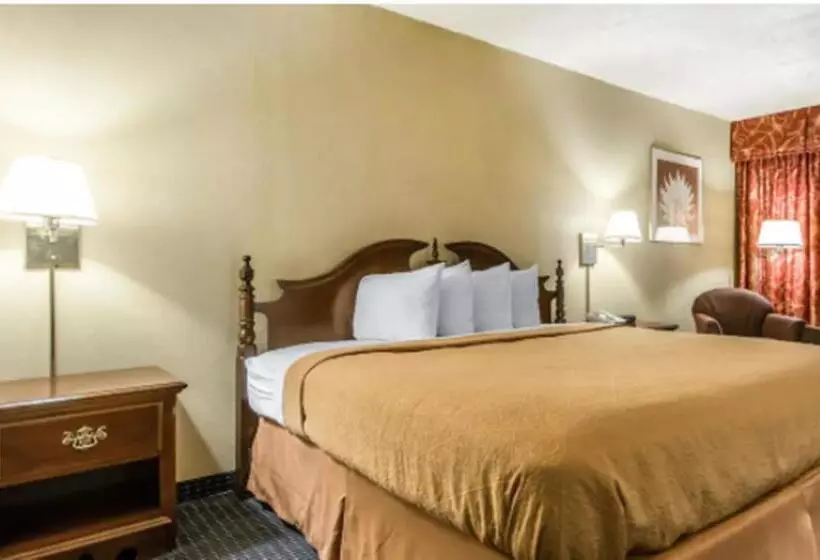 ホテル Quality Inn & Conference Center