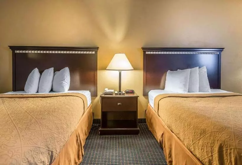 ホテル Quality Inn & Conference Center