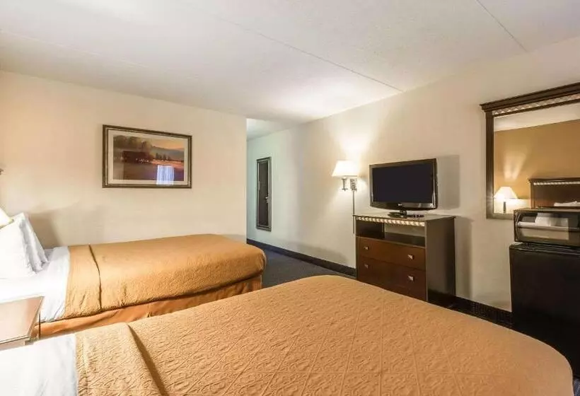ホテル Quality Inn & Conference Center