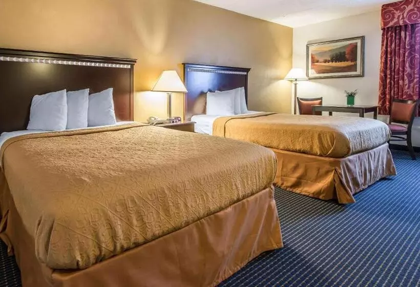 ホテル Quality Inn & Conference Center