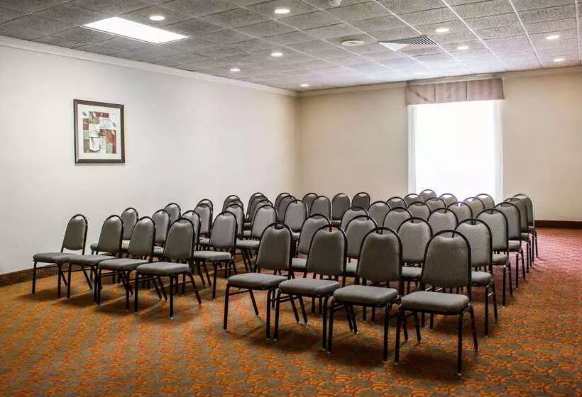 ホテル Red Roof Inn Dunn