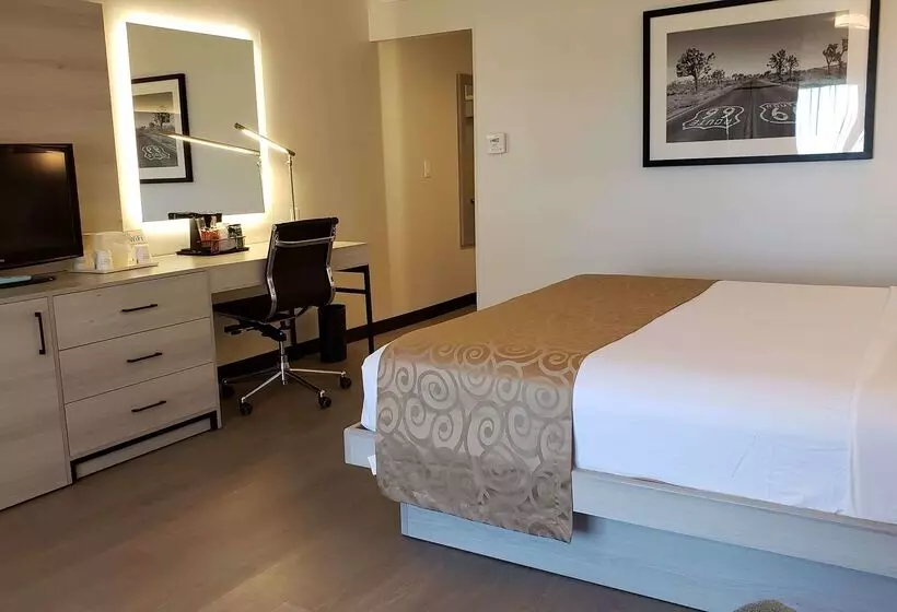 فندق Ramada By Wyndham Burbank Airport