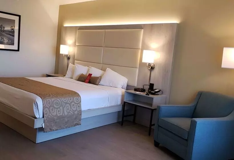 فندق Ramada By Wyndham Burbank Airport