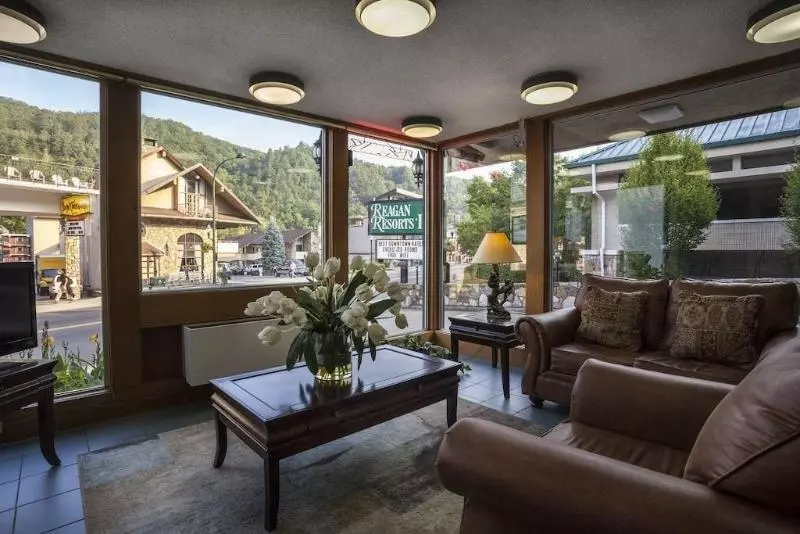 酒店 Reagan Resorts Inn