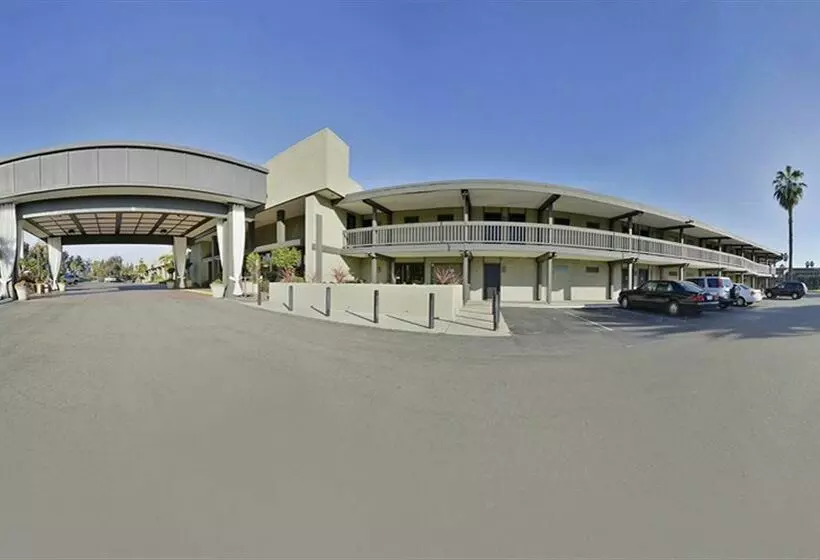 Hotel Clarion Inn and Conference Center