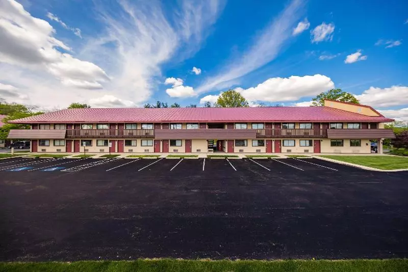 Hotelli Red Roof Inn Cincinnati Northeast  Blue Ash