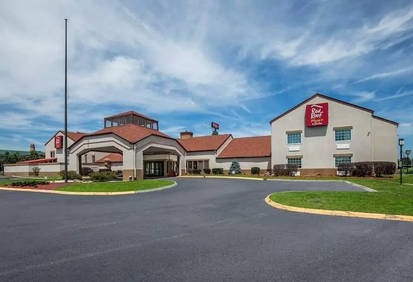 Отель Red Roof Inn Plus+ & Suites Knoxville West Cedar Bluff