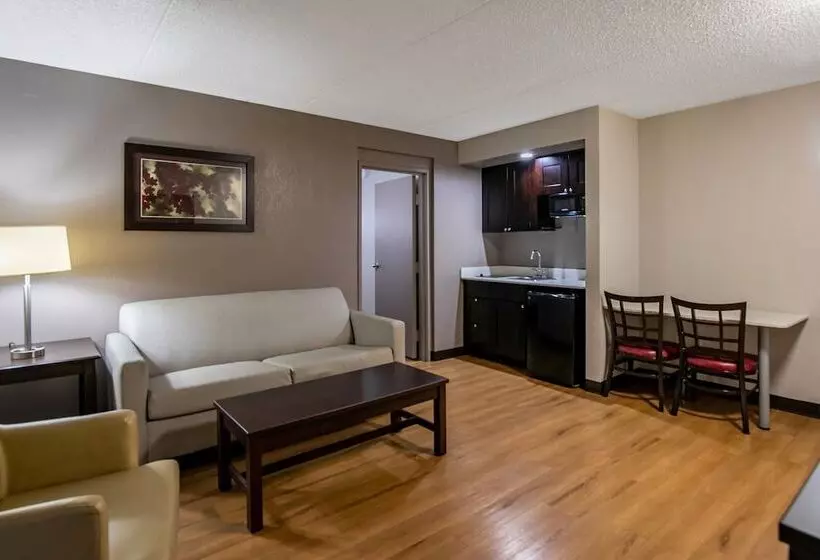 Отель Red Roof Inn Plus+ & Suites Knoxville West Cedar Bluff