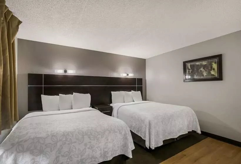 Отель Red Roof Inn Plus+ & Suites Knoxville West Cedar Bluff