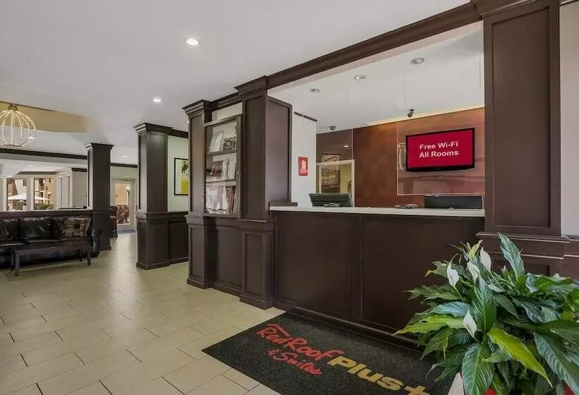 Отель Red Roof Inn Plus+ & Suites Knoxville West Cedar Bluff