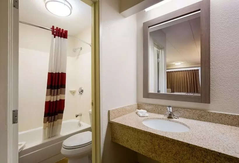 Отель Red Roof Inn Wilkesbarre Arena