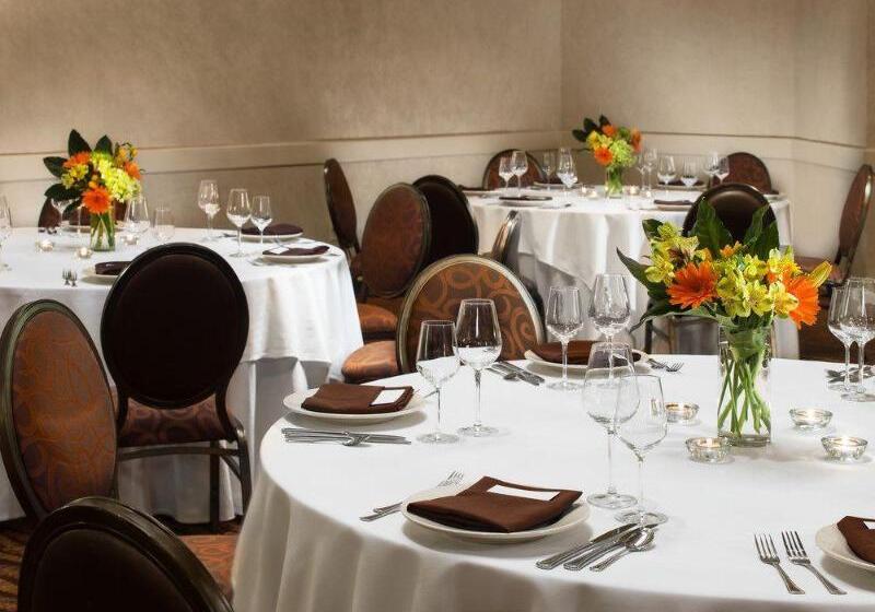 هتل Sheraton Charlotte Airport