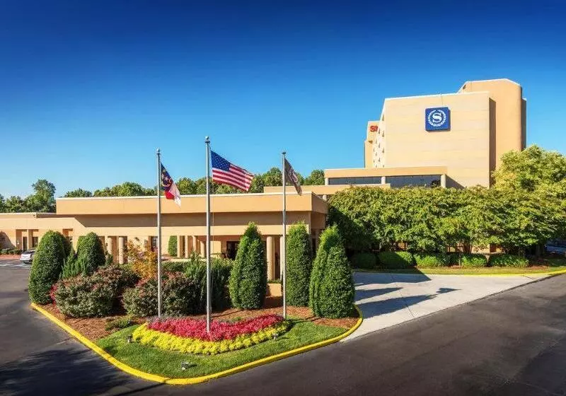 Отель Sheraton Charlotte Airport