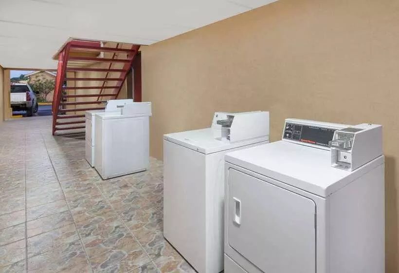 酒店 Super 8 By Wyndham Kingsville