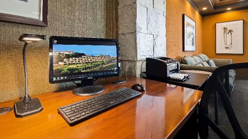 The Encinitan Hotel & Suites