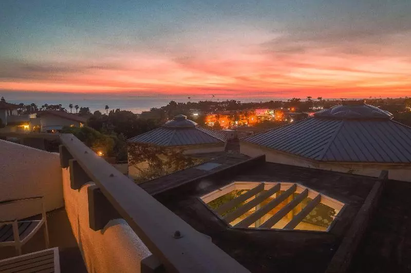 The Encinitan Hotel & Suites