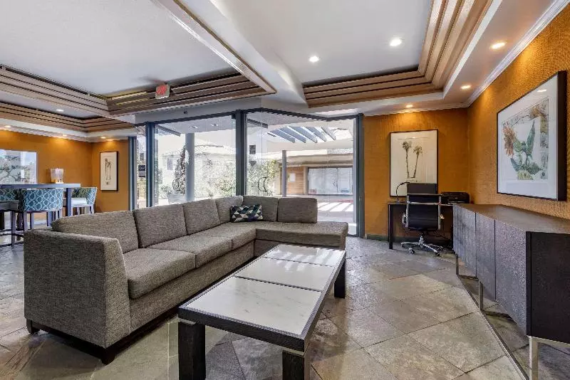 The Encinitan Hotel & Suites