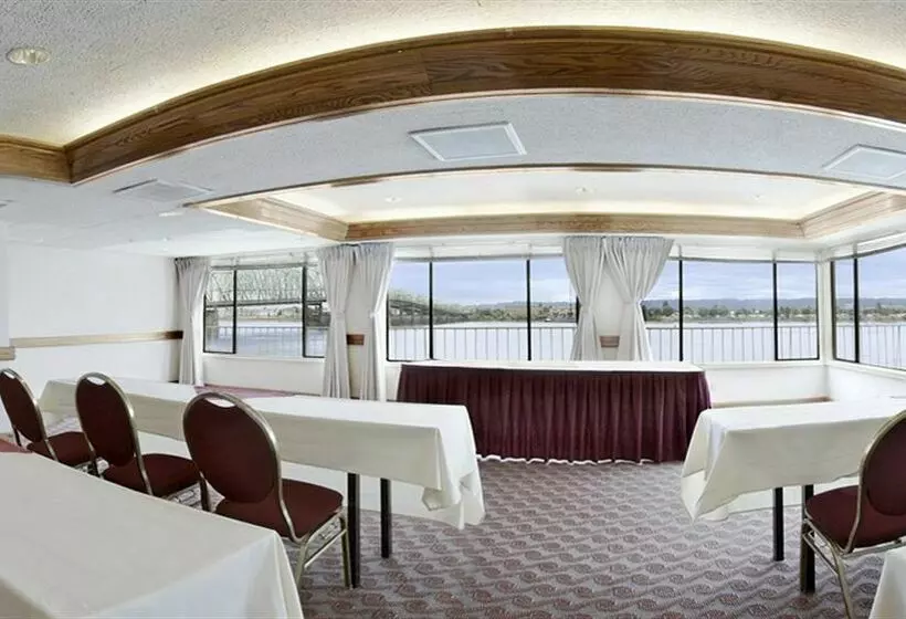 Red Lion Hotel Vancouver At The Quay