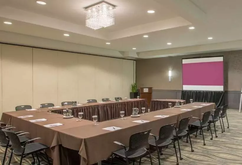 فندق Crowne Plaza Suffern Mahwah, An Ihg