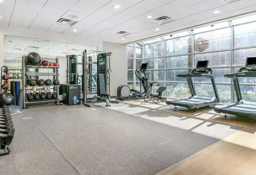 ホテル Doubletree By Hilton Birmingham Perimeter Park