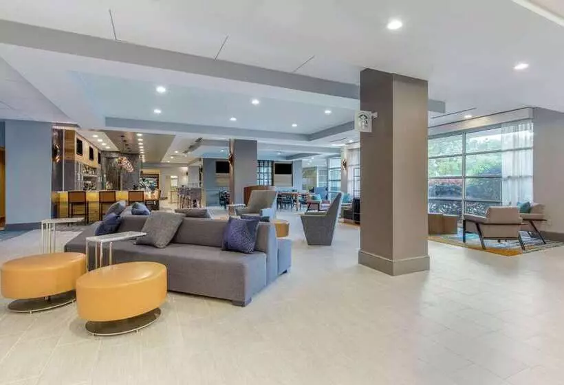 ホテル Doubletree By Hilton Birmingham Perimeter Park