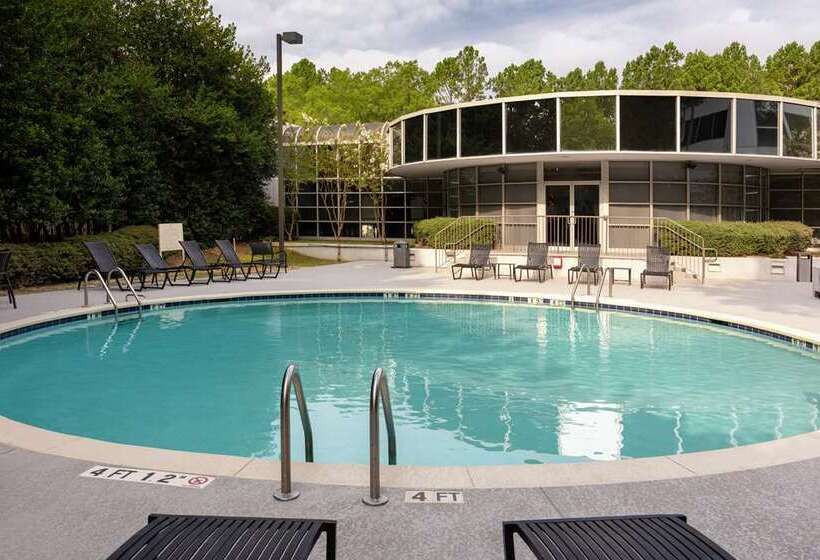 فندق Doubletree By Hilton Birmingham Perimeter Park