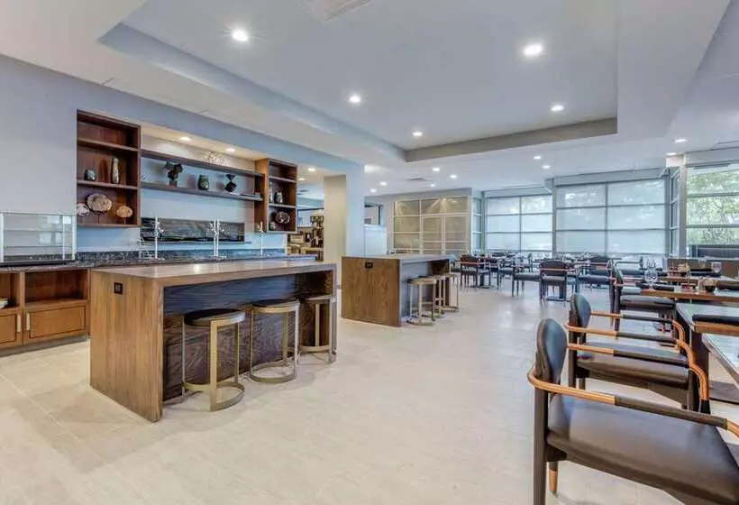 ホテル Doubletree By Hilton Birmingham Perimeter Park