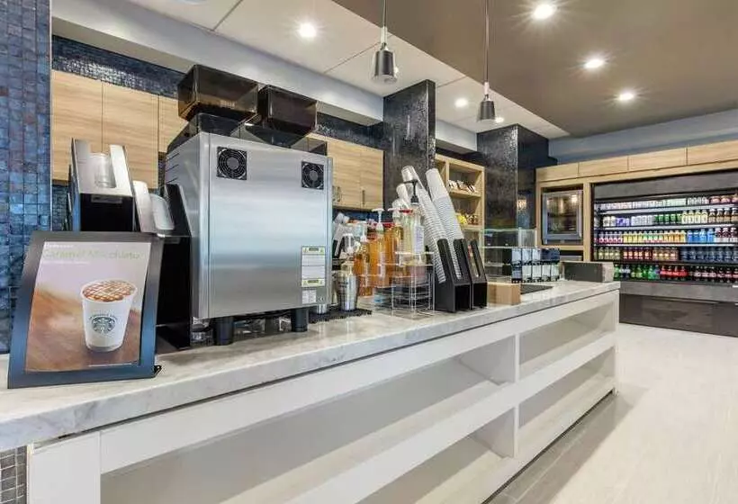 ホテル Doubletree By Hilton Birmingham Perimeter Park