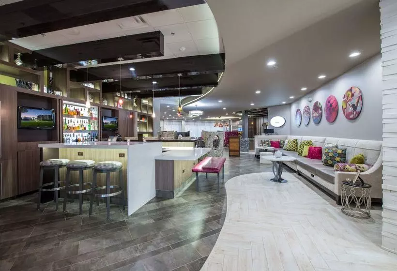 فندق Doubletree By Hilton Winston Salem University