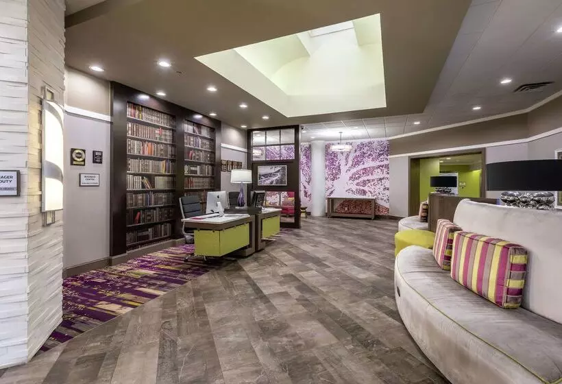 فندق Doubletree By Hilton Winston Salem University