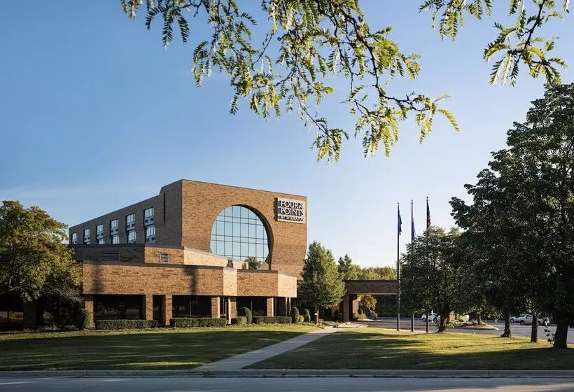 فندق Four Points By Sheraton Milwaukee North Shore