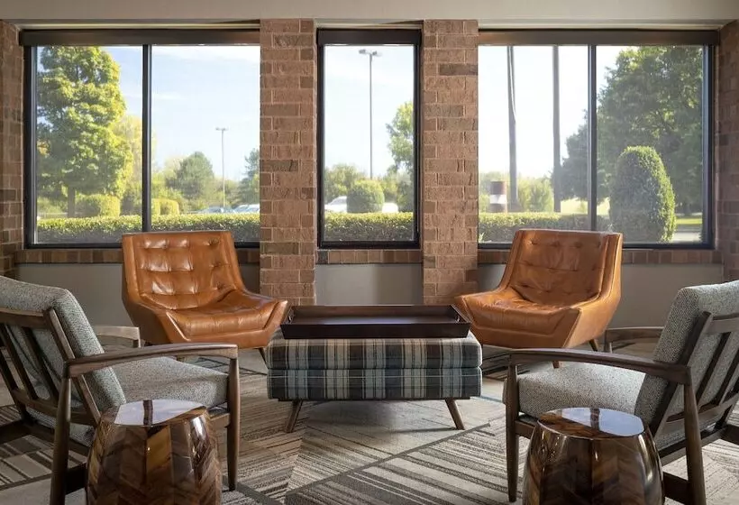 فندق Four Points By Sheraton Milwaukee North Shore