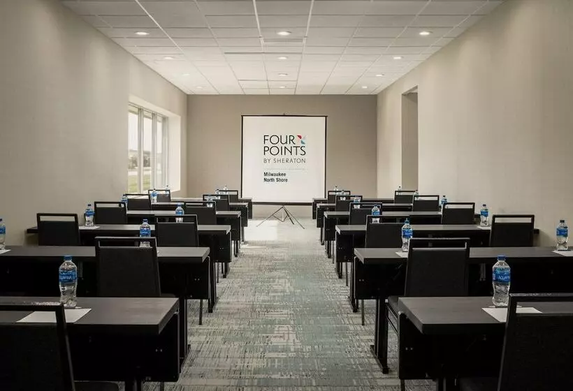 فندق Four Points By Sheraton Milwaukee North Shore