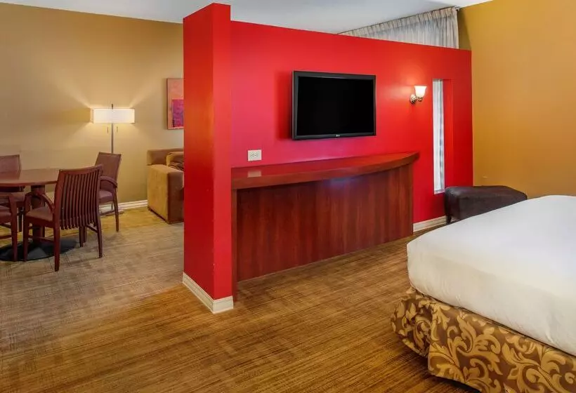 هتل Hilton St. Louis Airport