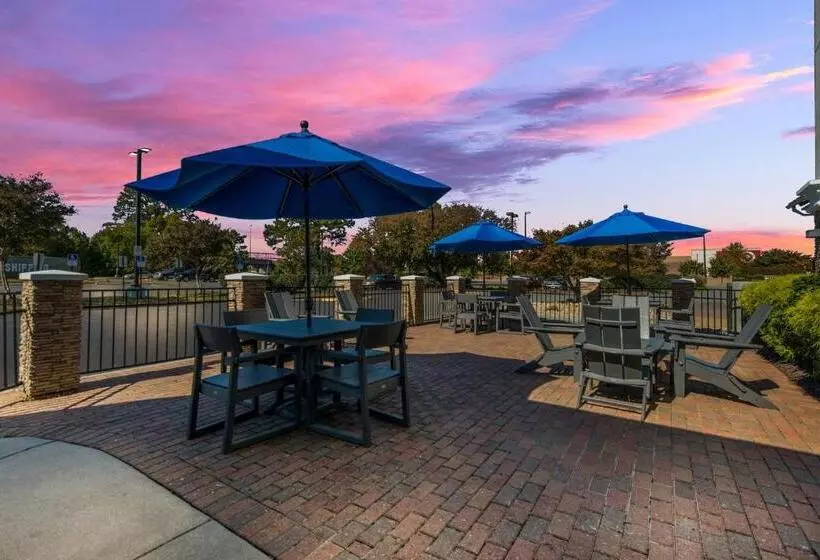 Holiday Inn Express Hotels Hampton, An Ihg