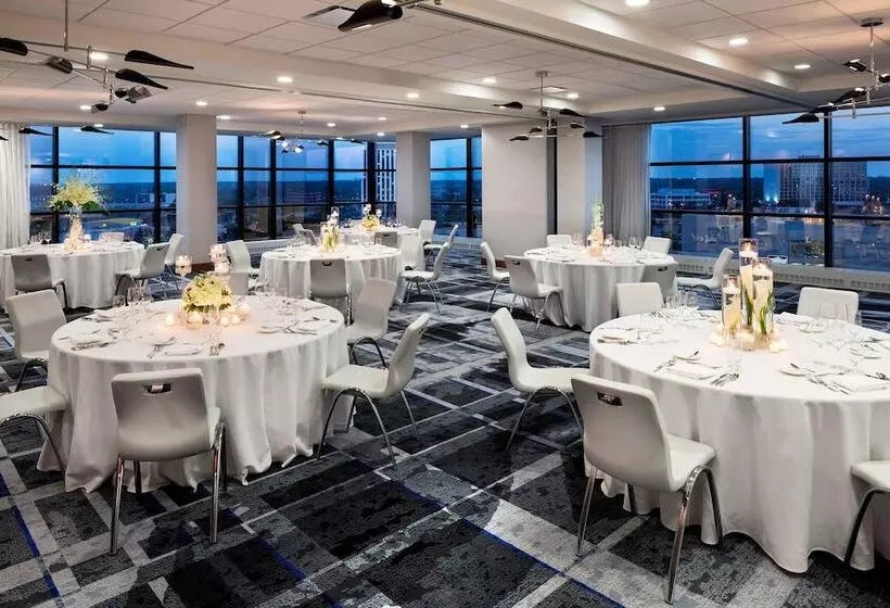 בית מלון כפרי Le Méridien Chicago Oakbrook Center