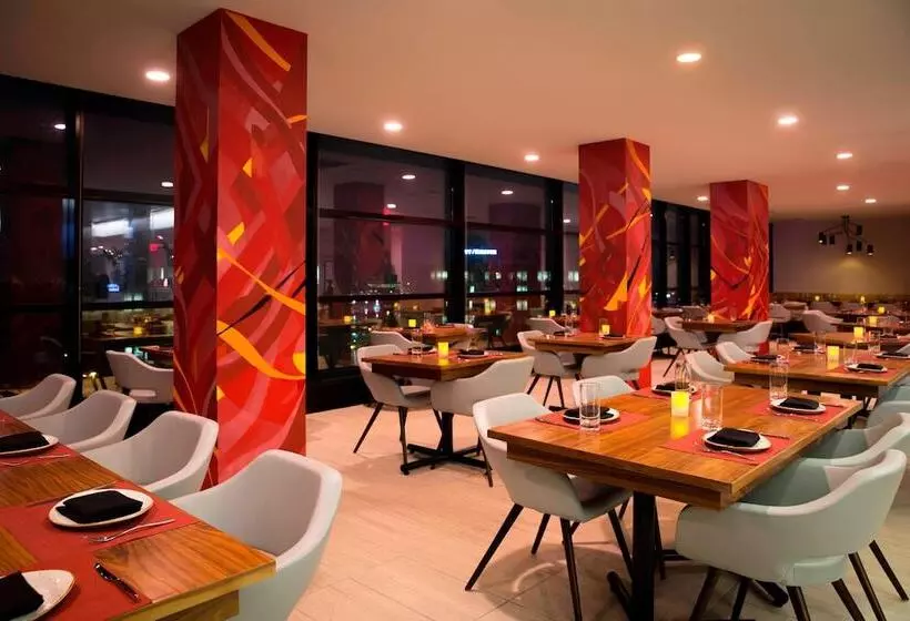 בית מלון כפרי Le Méridien Chicago Oakbrook Center