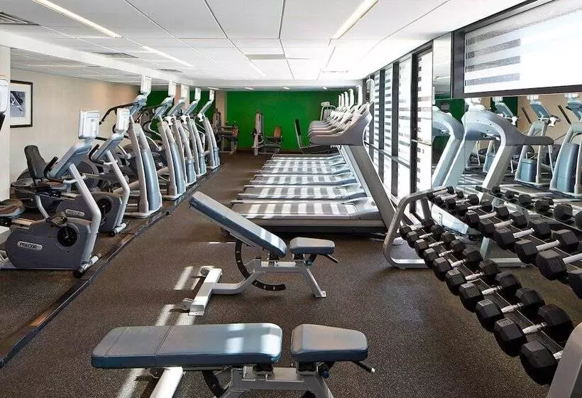 فندق Renaissance St. Louis Airport